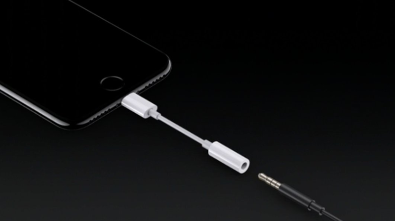 Illustration for article titled Steve Jobs Loved The Headphone Jack